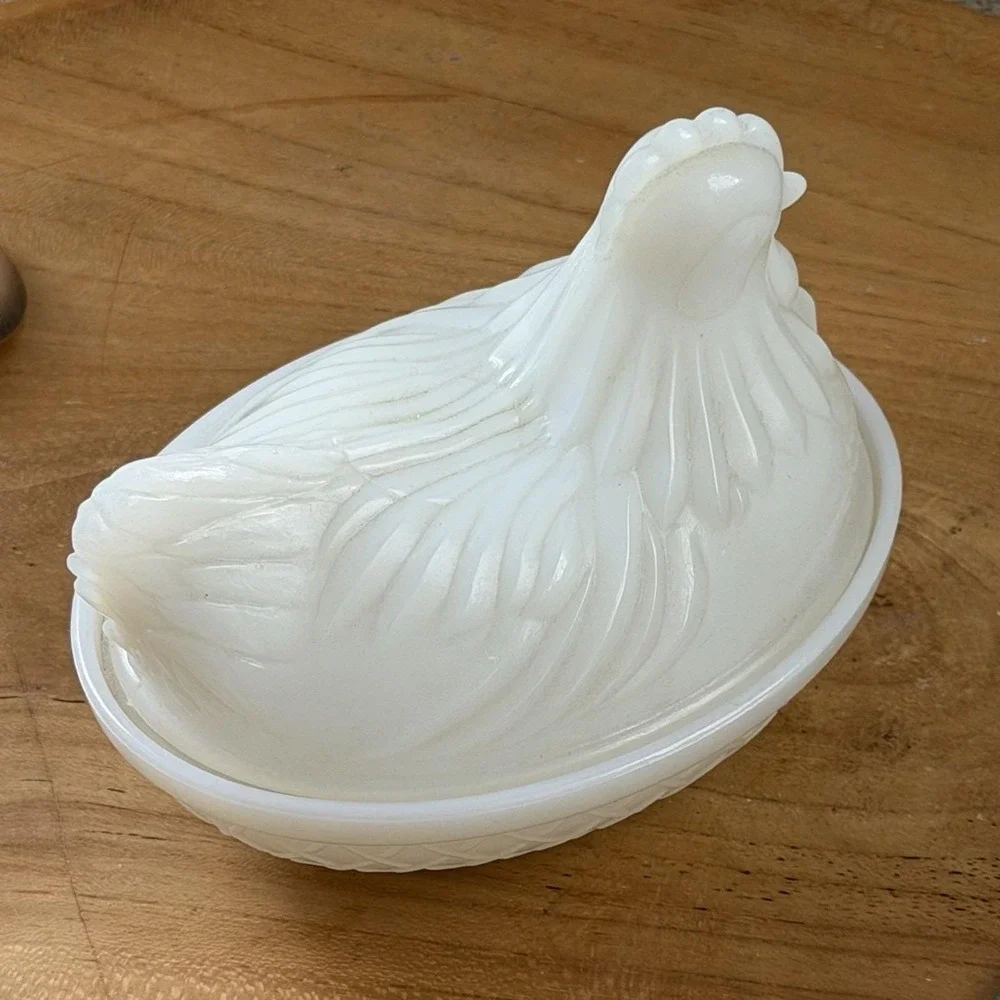 Indiana Milk Glass‎ Hen on Nest Beaded Edge Covered Dish White Vintage